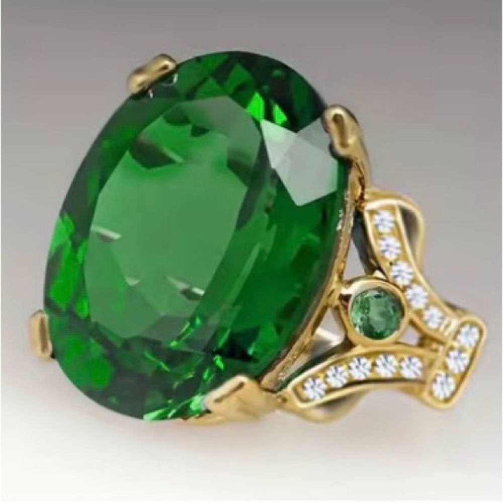 💚 NEW emerald green cubic zirconia stunning cocktail ring 💚